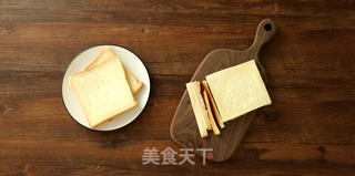西屋特约之芝士火腿鸡蛋三明治的做法步骤:2