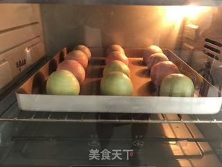 彩色螺旋蛋黄酥的做法步骤：16