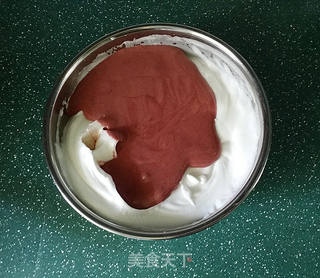 红丝绒蛋糕卷的做法步骤:10