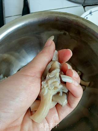 炸平菇的做法步骤:4