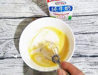牛奶蒸鸡蛋的做法步骤:3