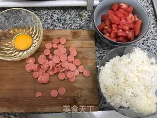 西红柿鸡蛋炒饭的做法步骤：1