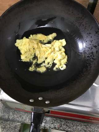 西红柿鸡蛋炒饭的做法步骤:2