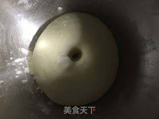 虾仁香肠披萨的做法步骤:3