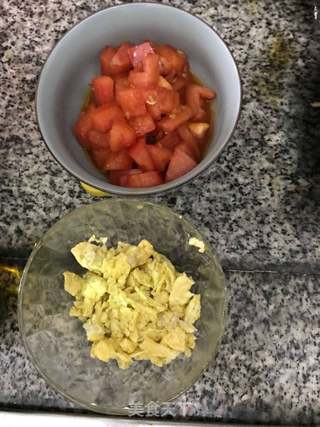 西红柿鸡蛋炒饭的做法步骤:4