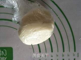 蛋黄酥的做法步骤：2