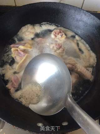 菌菇煲鸡汤的做法步骤:4
