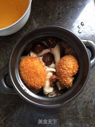 菌菇煲鸡汤的做法步骤:6