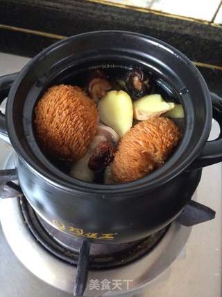 菌菇煲鸡汤的做法步骤:7