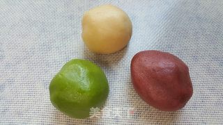 黄油版三色蛋黄酥的做法步骤:6