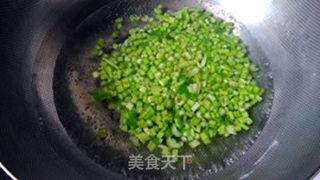 牛肉芹菜蛋炒饭的做法步骤：3