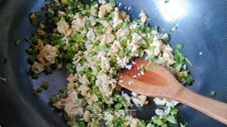 牛肉芹菜蛋炒饭的做法步骤:6