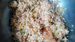 牛肉芹菜蛋炒饭的做法步骤:10