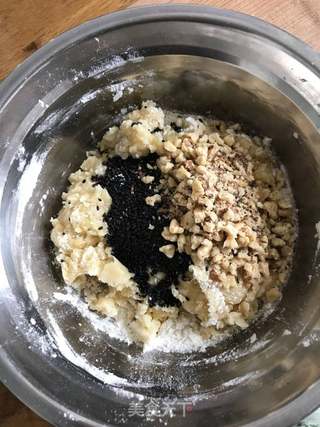 黑芝麻核桃酥的做法步骤:2