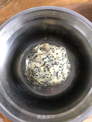 黑芝麻核桃酥的做法步骤:3