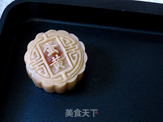 月饼季之【广式莲蓉蛋黄月饼】的做法步骤:11
