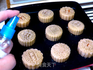 月饼季之【广式莲蓉蛋黄月饼】的做法步骤:13