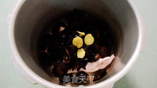 #海参木耳焖鸡脚的做法图解4