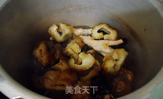 #海参木耳焖鸡脚的做法图解7