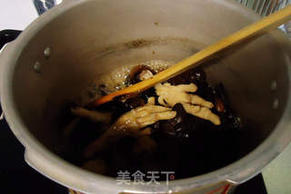 #海参木耳焖鸡脚的做法图解9