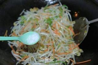 榨菜炒豆芽的做法步骤：6
