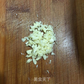 蒜油秋葵的做法步骤：2