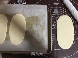香肠牛舌披萨的做法步骤:8