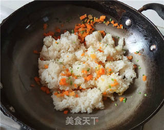 海参酱胡萝卜蛋炒饭的做法步骤：5