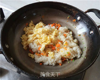海参酱胡萝卜蛋炒饭的做法步骤：6