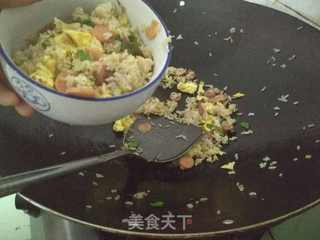 蛋肠炒饭的做法步骤:7