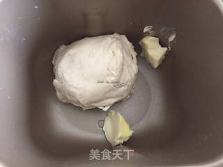 米奇沙拉鱼肠包的做法步骤:3