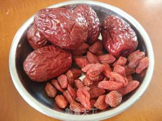桃胶皂角米莲子银耳羹的做法步骤：5