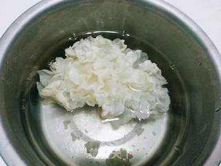 紫薯银耳汤的做法步骤：2