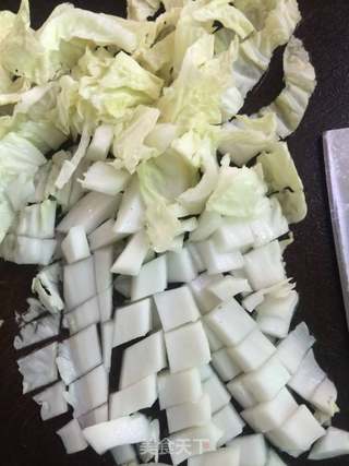 腊肠娃娃菜蛋炒饭的做法步骤:3