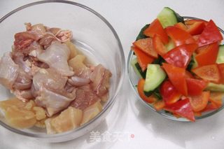 零厨艺做出五彩缤纷的——鸡腿杂蔬串的做法步骤:2