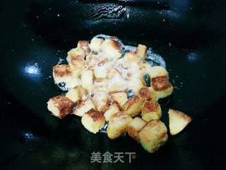 什疏炒馒头丁的做法步骤:11
