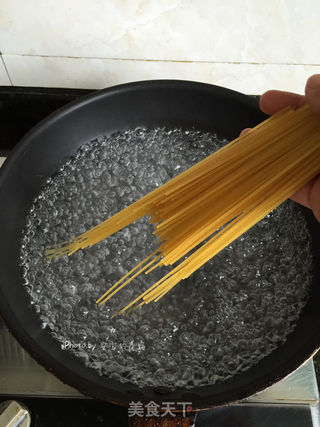 泡菜培根意面的做法步骤:2