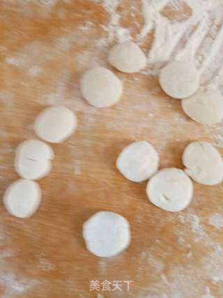 爱的回报---青椒猪肉馅水饺的做法步骤:5