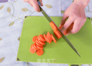 胡萝卜木瓜牛奶羹的做法步骤:2