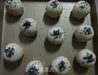 红豆蓉蛋黄酥的做法步骤:15