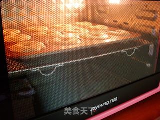 鲜肉香肠甜甜圈的做法步骤:17