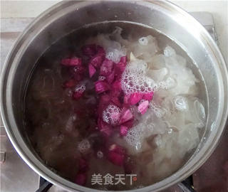 紫薯莲子银耳羹的做法步骤:5