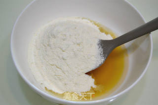 蛋黄豆沙月饼的做法步骤:4