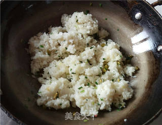 酸豆角蛋炒饭的做法步骤:5