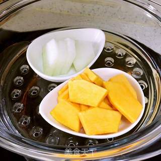 宝宝辅食:爽脆双瓜泥。的做法步骤:2