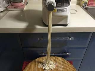 茄汁牛肉酱拌面的做法步骤:3