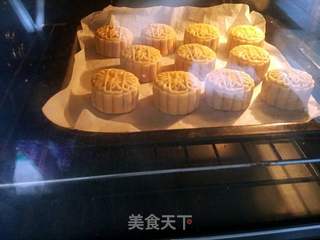 鲜花馅月饼的做法步骤:13