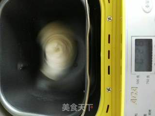 冰淇淋螺旋面包的做法步骤:2