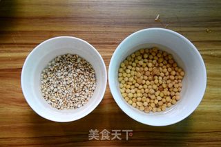 红枣薏米豆浆的做法步骤:2