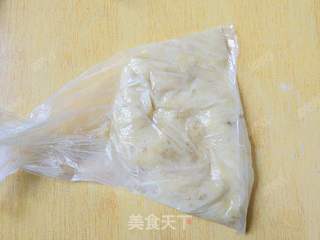 香蕉红枣核桃玛芬的做法步骤:2